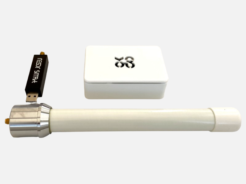 SkyLens Node hardware: Raspberry Pi in a case, SDR USB receiver and antenna